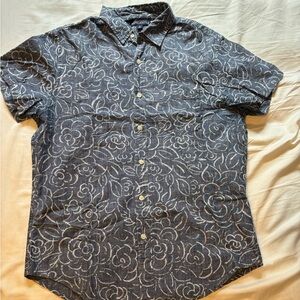 🚨2 for $12🚨 Floral Patterned Shirt